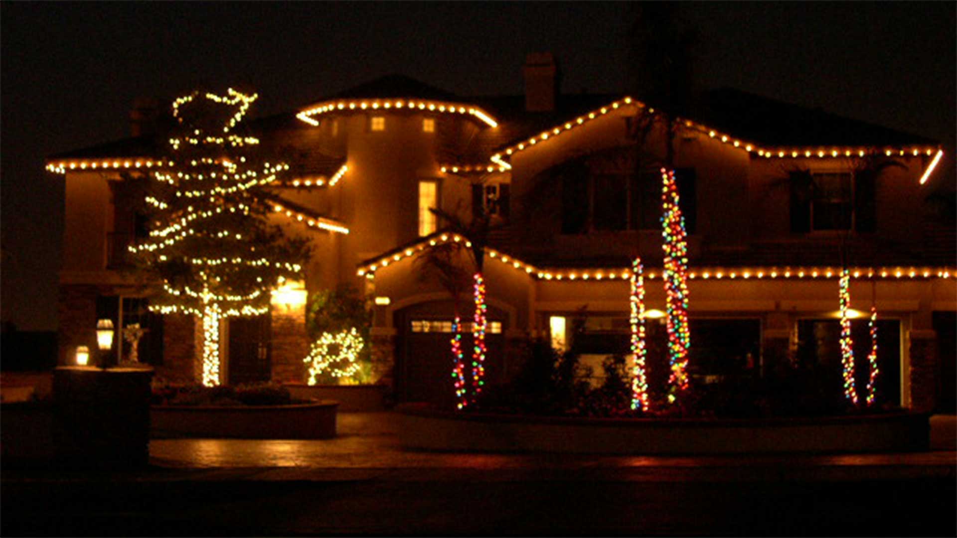Christmas Light Hanging Services in Denver CO